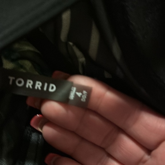 2 piece
Breezy Tropical Perfect Stripe
Top 4x
Bottom 2x - Picture 7 of 8